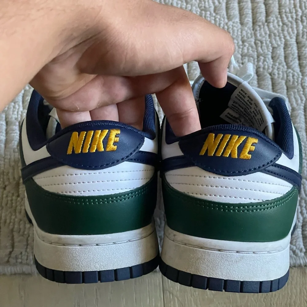 Nike men green blue and white low dunks - Picture 5 of 7
